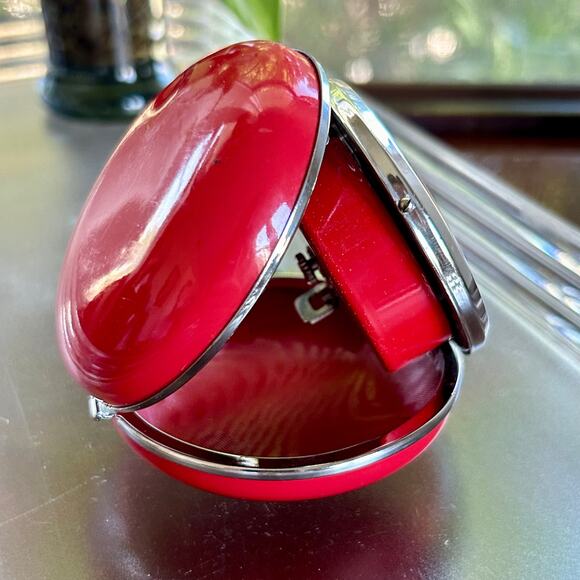 Vintage 1960s Bulova Red Travel Alarm Clock – Folding Round Case, Made in Japan - Picture 11 of 16